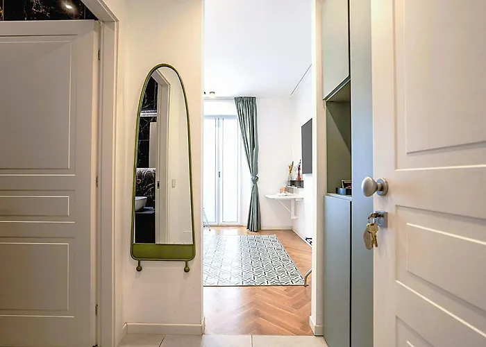 Hotel B And G San Babila- Luxury In The Heart Of Milano - Design District